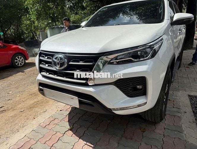 Toyota Fortuner 2022 Trắng