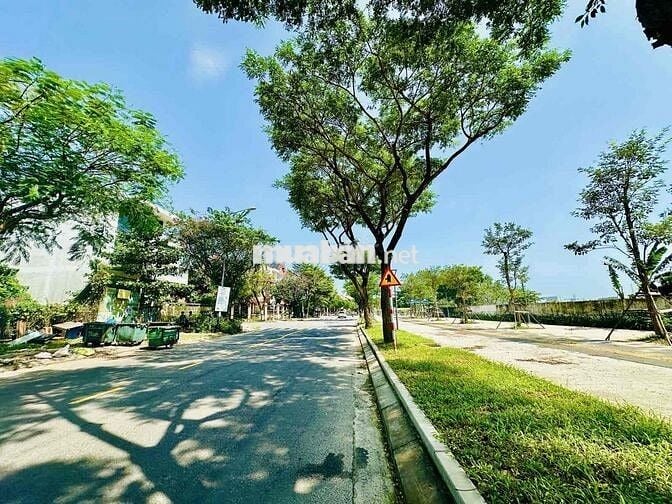 CHÍNH CHỦ CẦN BÁN GẤP CĂN CÓ DÒNG TIỀN HÀN THUYÊN 7,5M LỀ 4M