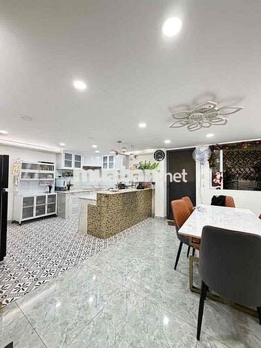 NHÀ 5 TẦNG. 125M2 NGANG 5,2M NỞ HẬU 7M. HXH SÁT MT.GẦN BV 175. 100TR/M