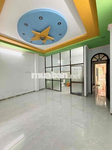 Bán nhà 3.5 tầng khu phố chợ Sơn Trà sát biển, đường Phùng Tá Chu