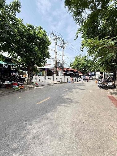 Bán nhà 3.5 tầng khu phố chợ Sơn Trà sát biển, đường Phùng Tá Chu