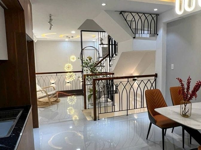 Hạ giá sâu ngay Tô Ngọc Vân TĐ 2TỶ1 65M2 đầy đủ tiện ích an ninh tốt
