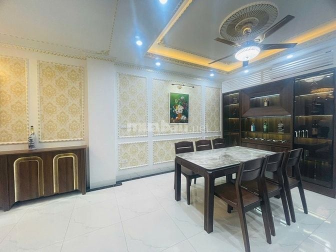 Võ Chí Công – Cầu Giấy – 61 M2 – 6 Tầng – MT 5.5 M – Giá 14.5 Tỷ.  