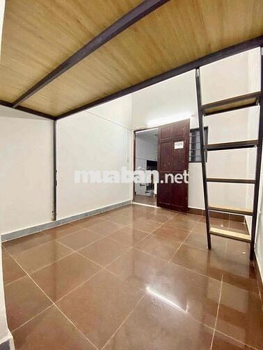 Phòng gác Máy lạnh rộng 30m2 Chỉ 4tr rẻ đẹp ngay IUH Nguyễn văn dung