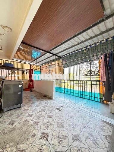 NHÀ 5 TẦNG. 125M2 NGANG 5,2M NỞ HẬU 7M. HXH SÁT MT.GẦN BV 175. 100TR/M