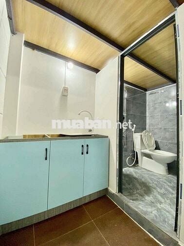 Phòng gác Máy lạnh rộng 30m2 Chỉ 4tr rẻ đẹp ngay IUH Nguyễn văn dung