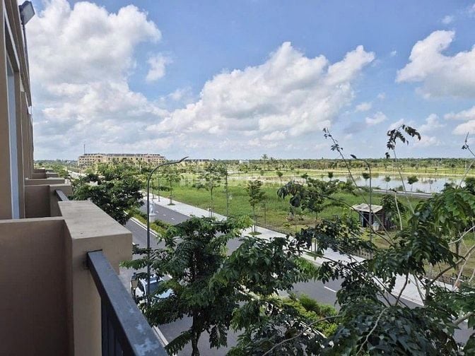 Chỉ 2,4 tỷ sở hữu ngay biệt thự 3 lầu Agora city bên trong khu hành ch