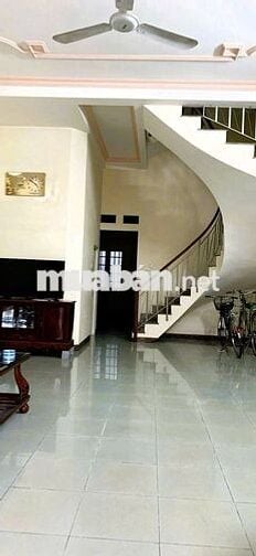 Cho thuê nhà 3 tầng 4 phòng ngủ Hiệp Bình Chánh, mặt tiền đường nội bộ