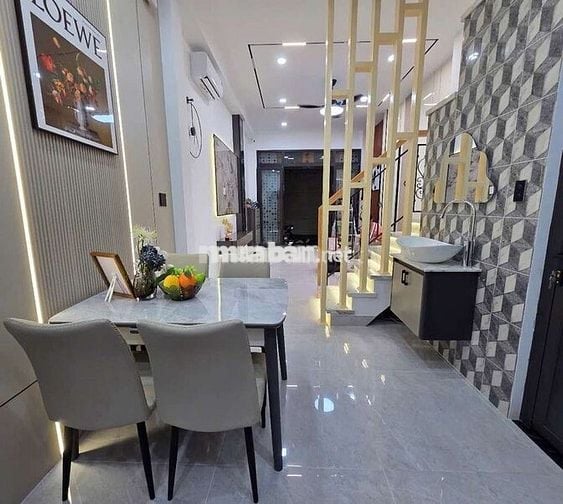 SÁT MẶT TIỀN NGUYỄN DUY CUNG 40M², NỞ HẬU 6,7M, GẦN CHỢ PHẠM VĂN BẠCH