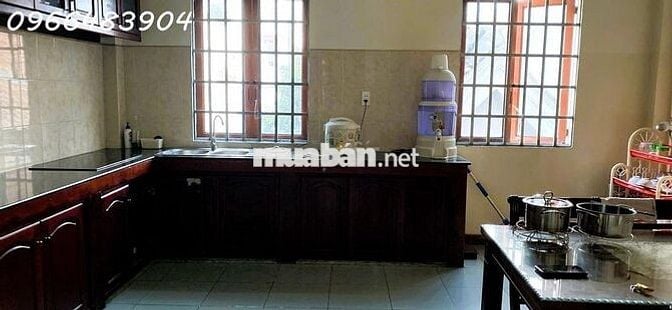 Cho thuê nhà 3 tầng 4 phòng ngủ Hiệp Bình Chánh, mặt tiền đường nội bộ