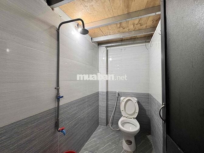 CHO THUÊ PHÒNG TRỌ GIÁ RẺ – GÁC CAO–CÓ CỬA SỔ TRỜI– NGAY AEON TÂN PHÚ