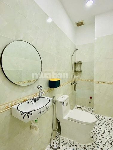 GIA ĐÌNH CẦN CHO THUÊ GẤP NHÀ MẶT TIỀN KHU TRUNG TÂM QUẬN 3 