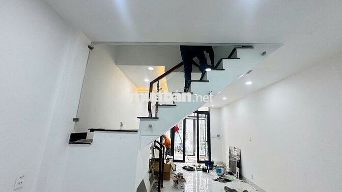 Bán nhà trung tâm Phường Dĩ An hẻm xe hơi tiện ích xung quanh