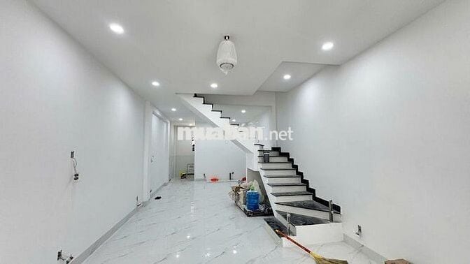 Bán nhà trung tâm Phường Dĩ An hẻm xe hơi tiện ích xung quanh