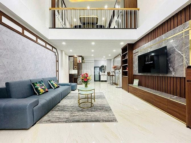 GIA ĐÌNH CẦN CHO THUÊ GẤP NHÀ MẶT TIỀN KHU TRUNG TÂM QUẬN 3 