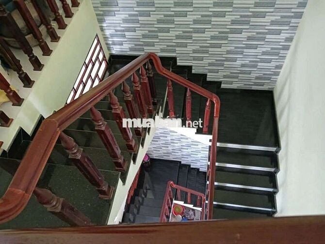 Giảm tiếp còn 5 Tỷ, Bán Nhà 2 Tầng Tr. Tâm Dĩ An, Đường 6m, 4PN,100m²