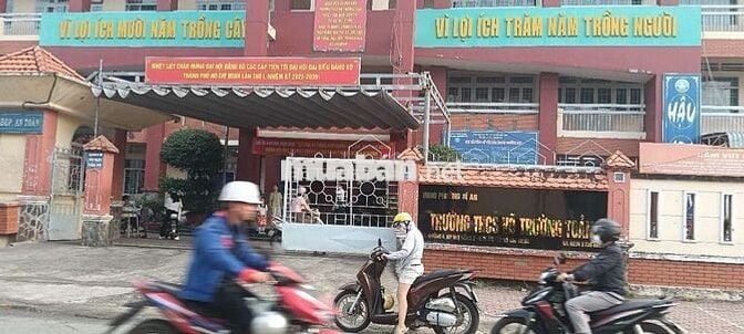 Giảm tiếp còn 5 Tỷ, Bán Nhà 2 Tầng Tr. Tâm Dĩ An, Đường 6m, 4PN,100m²