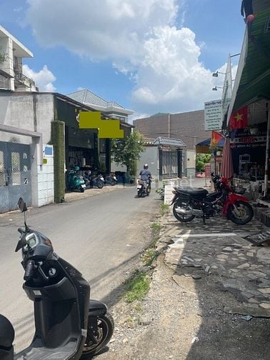 Nhà 2 tầng, Mặt đường kinh doanh ngay gần chợ Thủ Đức. 96m-7,5t