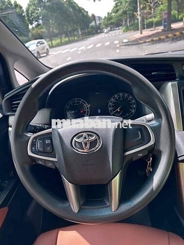 Toyota Innova 2018 E