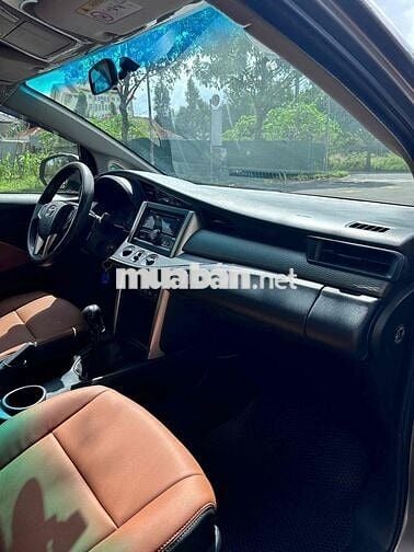 Toyota Innova 2018 E