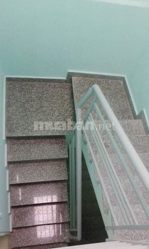 Phòng cho nữ thuê trong nhà nguyên căn ngay chợ Bàn Cờ.