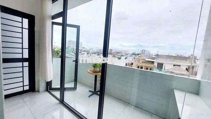 PHÒNG BAN CÔNG VƯỜN LÀI GẦN ĐẠI HỌC VĂN HIẾN