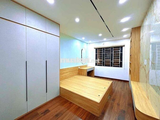 BÁN NHÀ CẦU GIẤY – GẦN PHỐ - 7 TẦNG THANG MÁY - DT 48m2