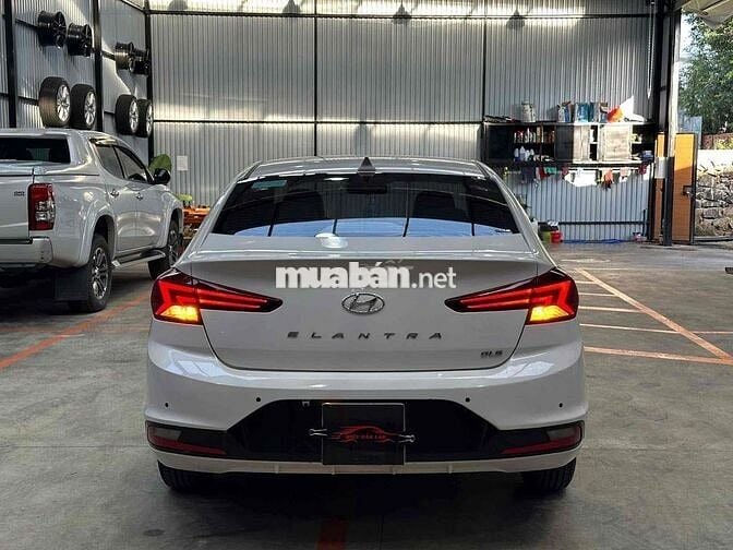 Hyundai Elantra 2020 MT