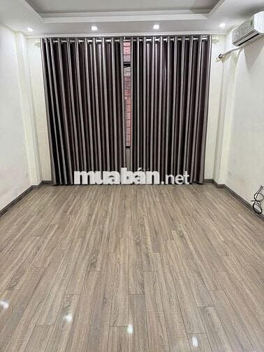 Cho thuê nhà riêng ngõ 649 Lĩnh Nam - 30m2 - 5 tầng - 11 triệu