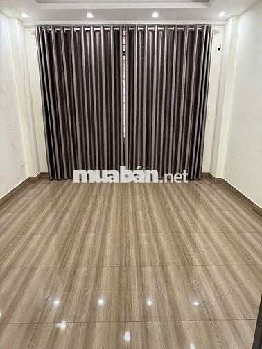 Cho thuê nhà riêng ngõ 649 Lĩnh Nam - 30m2 - 5 tầng - 11 triệu