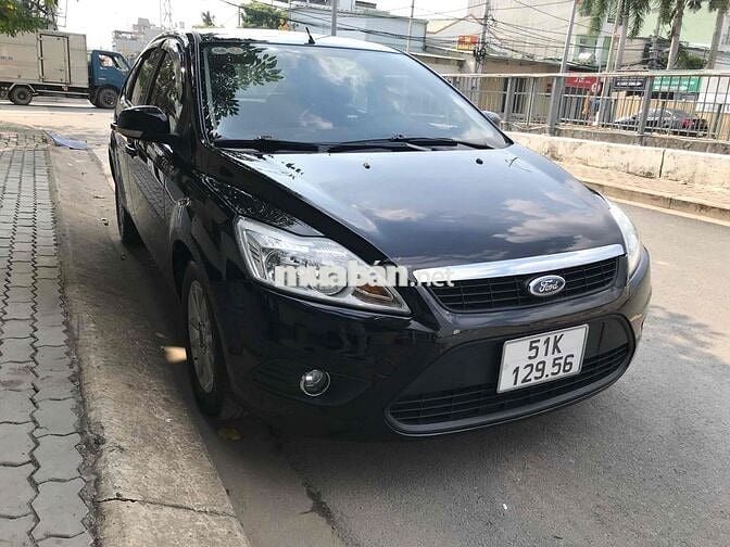 Ford Focus 2010 tự động