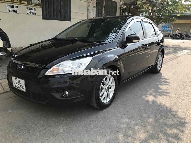 Ford Focus 2010 tự động