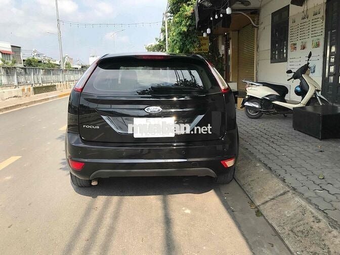 Ford Focus 2010 tự động