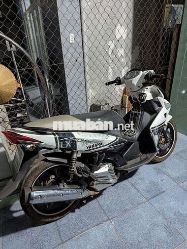 Nouvo 4 Trắng Đen 2011 bs70 máy zin êm