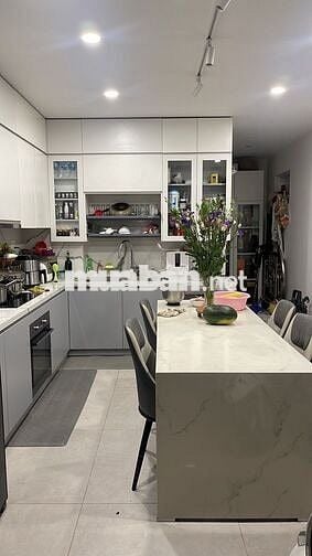 NHÀ 4 LẦU ĐÚC MỚI ĐẸP - HẺM NGUYỄN ĐÌNH CHIỂU P. BÀN CỜ , HCM