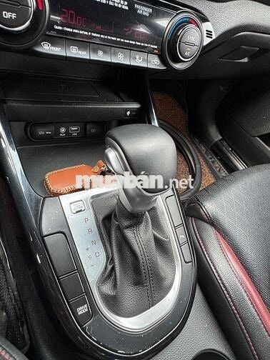 Kia Cerato 2021 2.0 AT PREMIUM - 28000 km