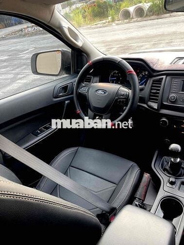 Ford Ranger 2.2 Trắng 5 chỗ