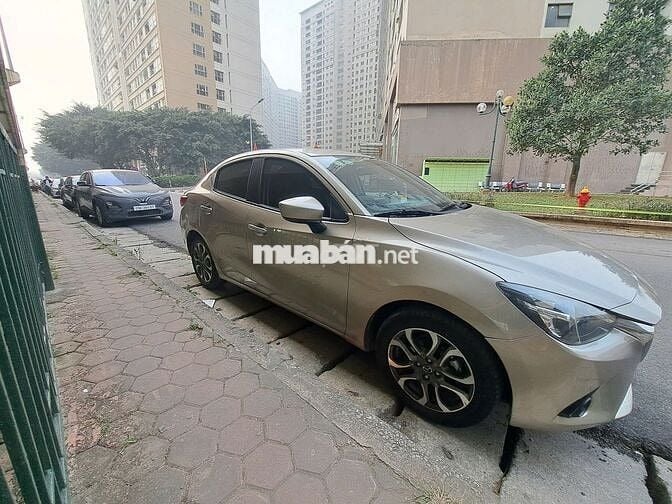 Mazda 2 Vàng cát