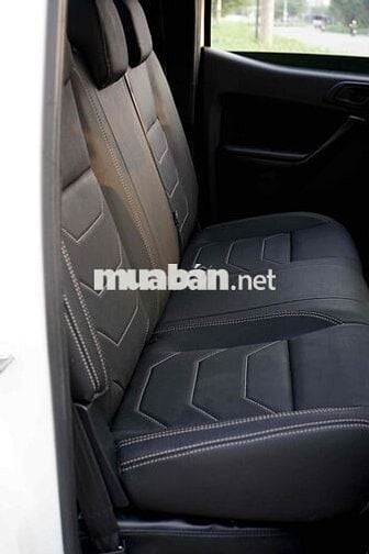 Ford Ranger 2.2 Trắng 5 chỗ