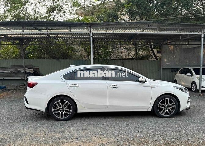Kia Cerato 2021 2.0 AT PREMIUM - 28000 km