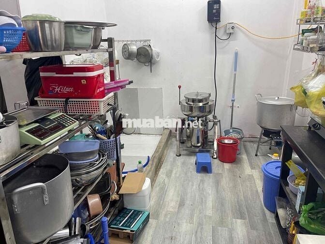 cần sang lại mặt bằng kinh doanh đường Bà Triệu