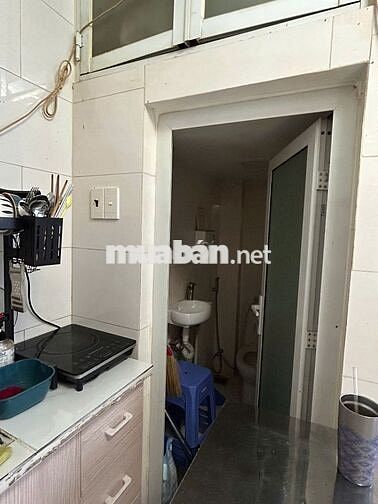 Chủ cần bán nhà phố tại đường Trần Bình Trọng, P1, Quận 5 DTSD 31,5m2