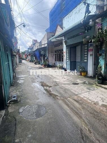 KẸT TIỀN CẦN BÁN GẤP NHÀ CẤP 4 VÀ 2 PHÒNG TRỌ PHÍA SAU