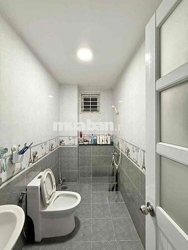 NHÀ ĐẸP 3TẦNG XE HƠI THÔNG - 7x20 - THẠNH LỘC Q12 - GIÁ RẤT TỐT