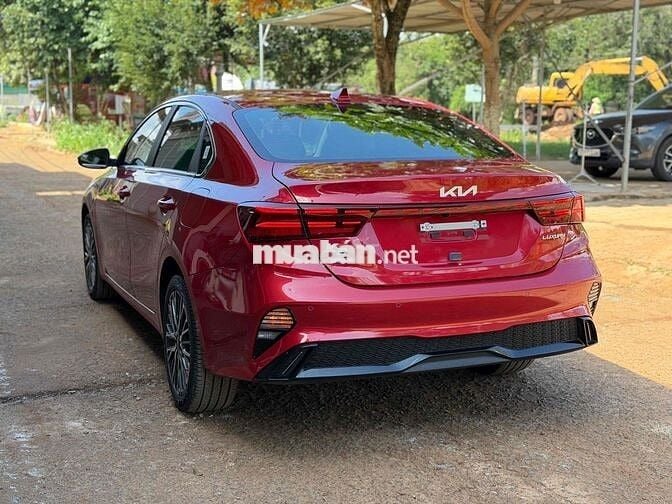 Kia K3 2024 Đỏ 9500 km