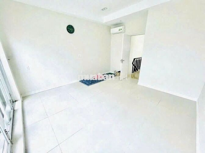 NHÀ ĐẸP -  120A Nguyễn Hồng Đào, P.14, Q.TB - 4.5x18m - 4 Tầng - 5PN