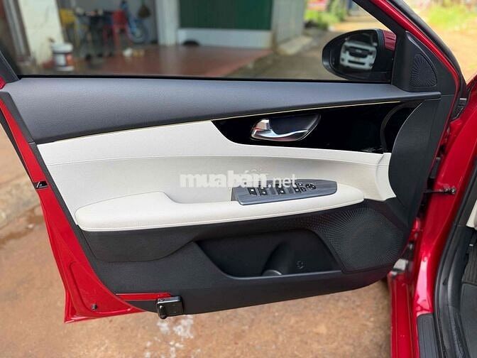 Kia K3 2024 Đỏ 9500 km