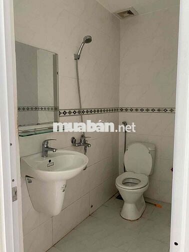 phòng sạch sẽ , rộng rãi , ưu tiên học sinh,  sinh viên