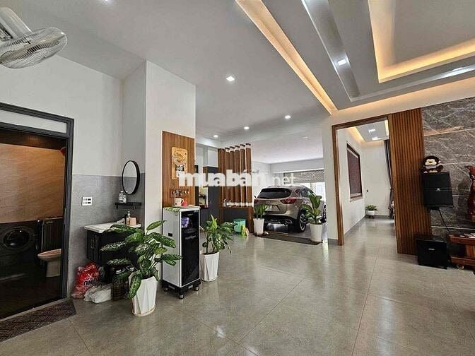 VILA MINI MẶT TIỀN LƯƠNG VĂN CAN ( HẺM 126 Y MOAN CŨ )