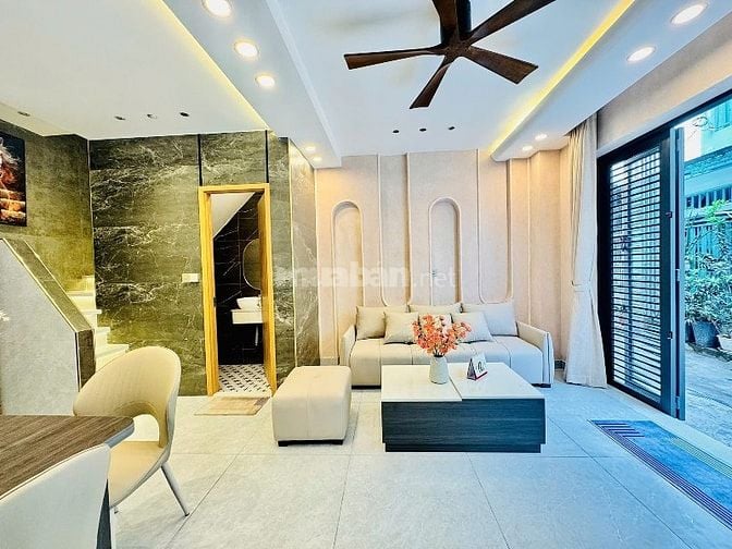 Cô chú nhà bán gấp đ. Thành Thái P.12 Q10 giá chỉ 2 tỷ 350tr/ 62m2